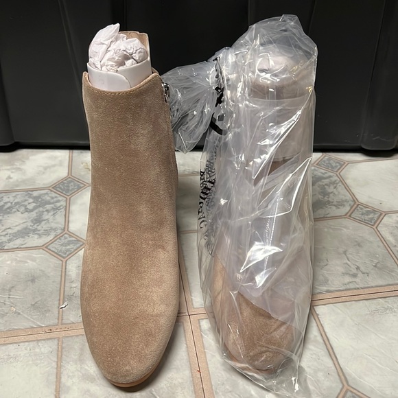 Coach Carissa Bootie Suede mushroom. - Picture 1 of 5
